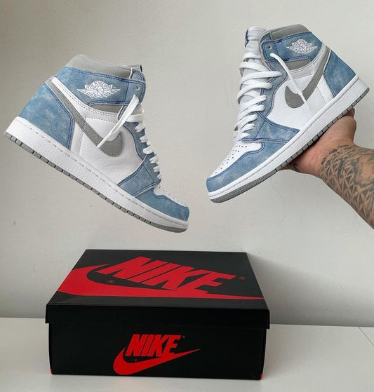 Air Jordan 1 High OG Hyper Royal Blue