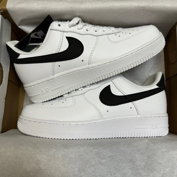Air Force 1 Black & White