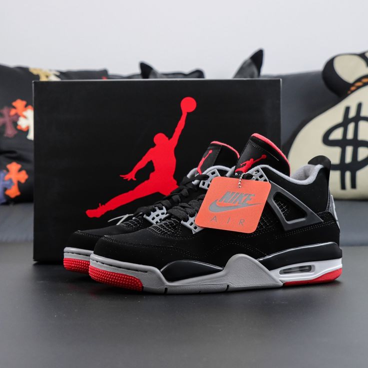 NIKE AIR JORDAN 4 RETRO BRED