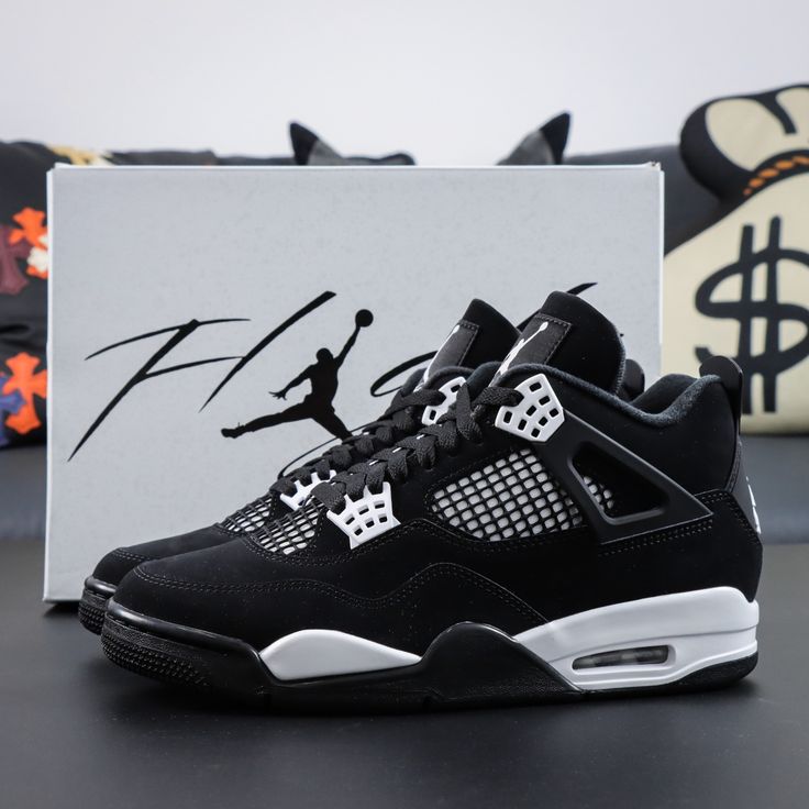 NIKE JORDAN 4 RETRO WHITE THUNDER