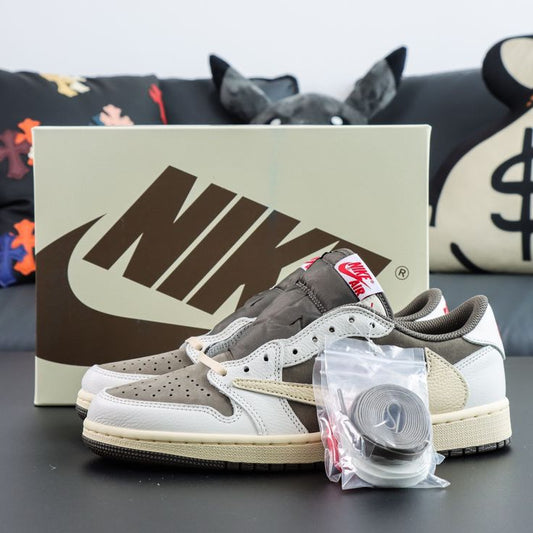 NIKE Air Jordan 1 Low OG Mocha