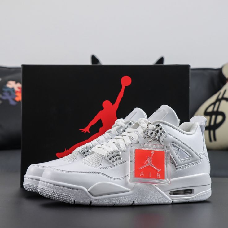 NIKE AIR JORDAN 4 RETRO Pure Money