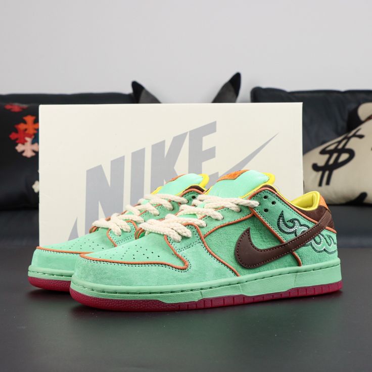 NIKE DUNK SB "RODEO TOURMALINE"