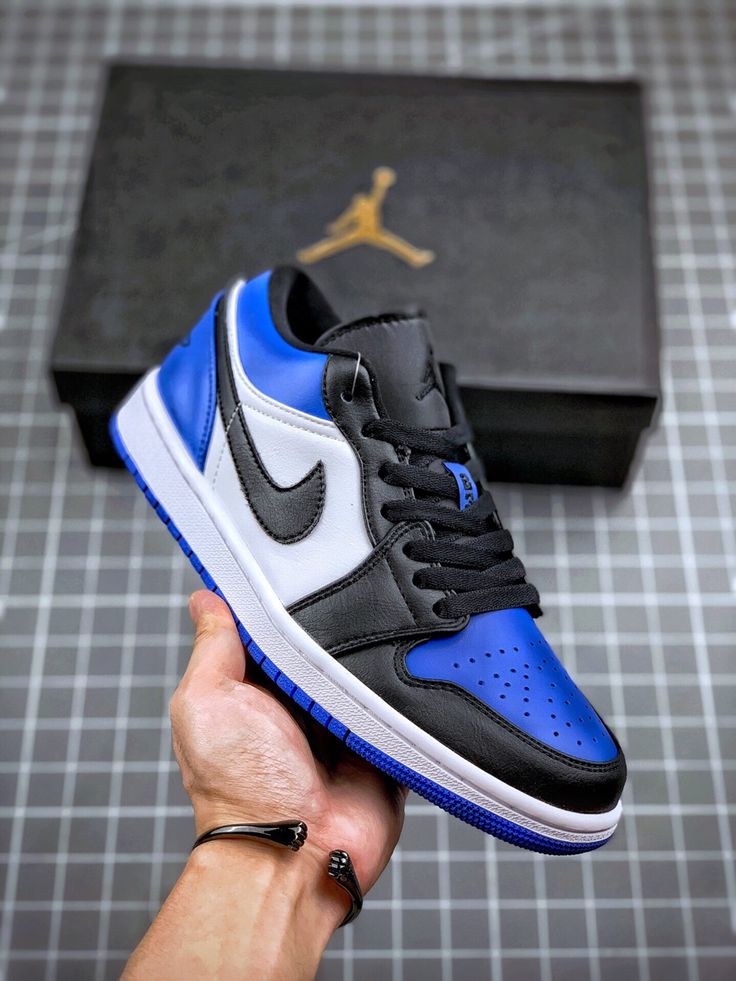 Air Jordan 1 Low Royal Toe