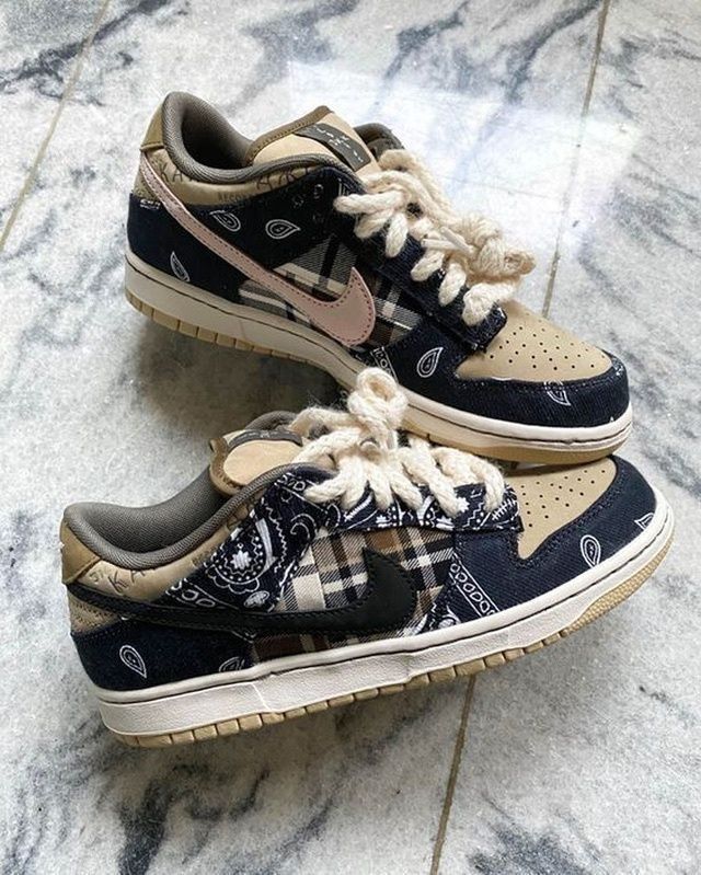 Nike SB Dunk Low Travis Scott