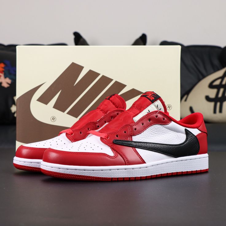 Travis Scott x NIKE Air Jordan 1 Low BLACK WHITE RED