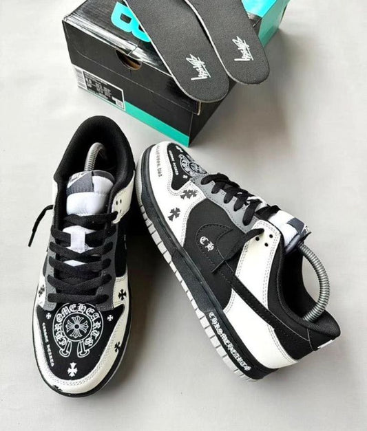 NIKE “SB DUNK CHROME HEARTS”