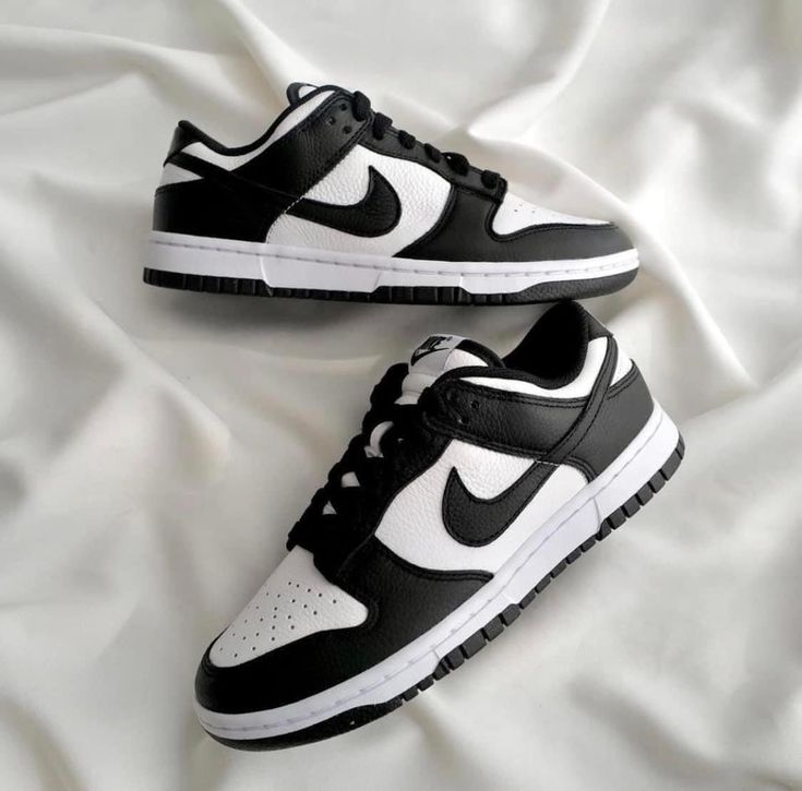Nike SB Dunk Low Panda